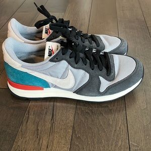 Custom NIKE Internationalist Shoes